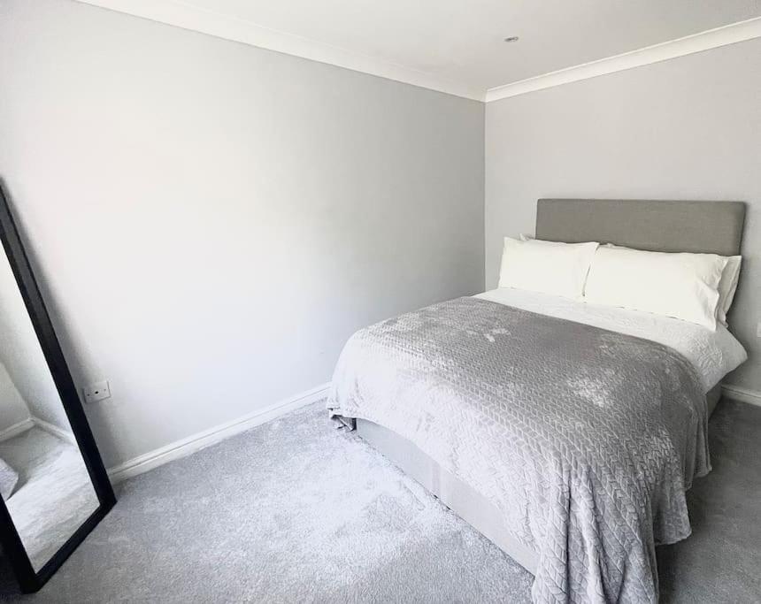 Lovely 1 Bed Apartment, 15mins From Central Londra